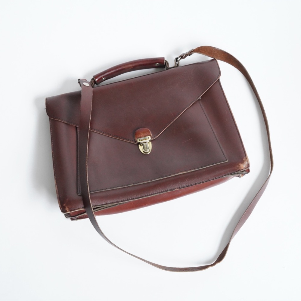 Classic Brown Leather Messenger Bag
